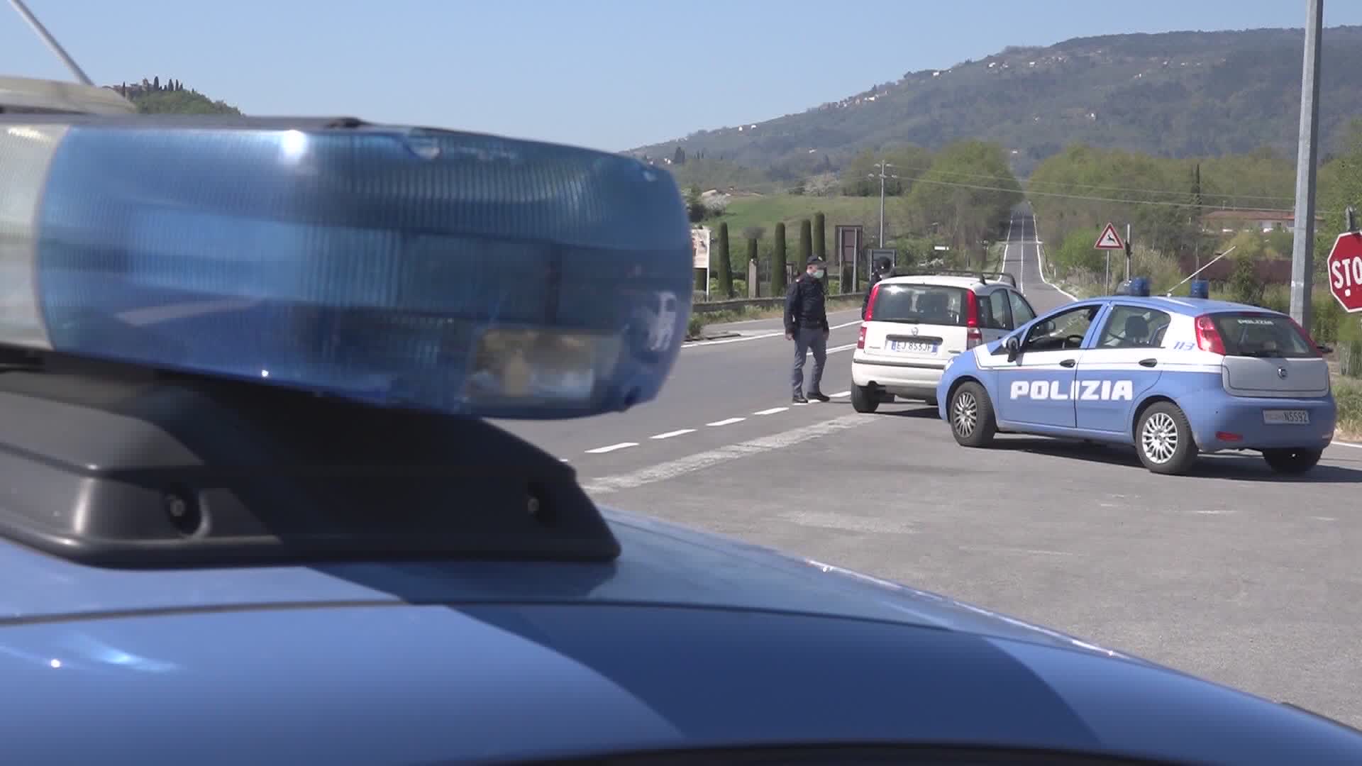 Polizia: picchia e morde il marito a una mano