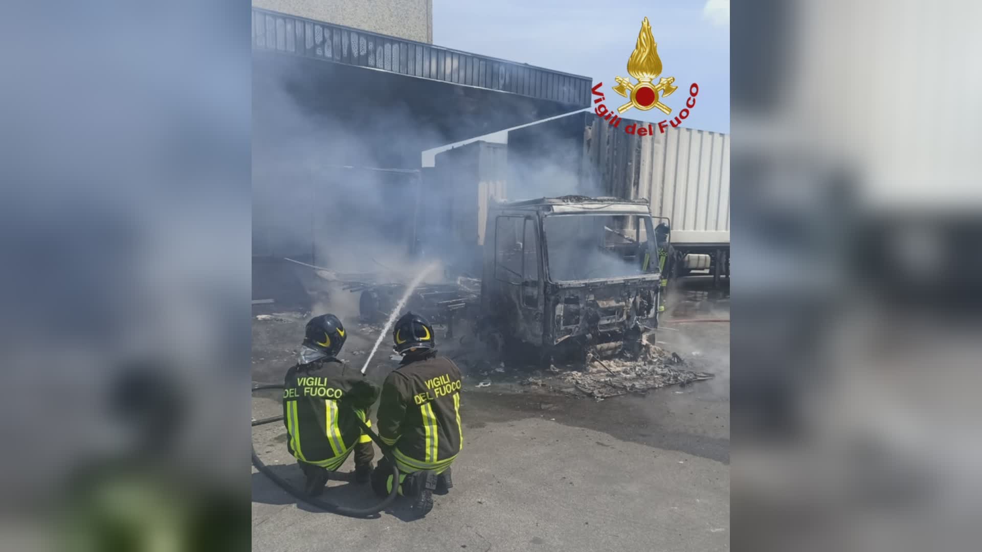 Altopascio: a fuoco un camion intervengono i Vf di Mct