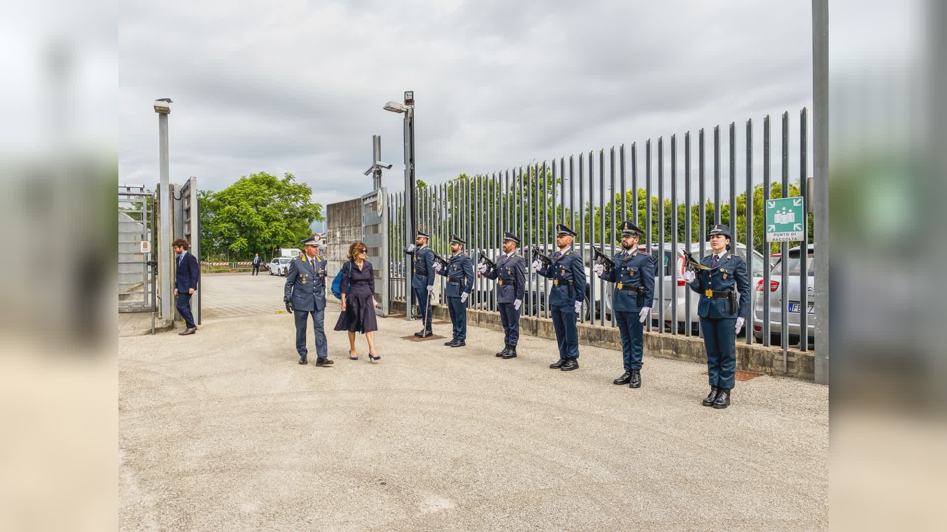 Visita del Prefetto alla Guardia di Finanza