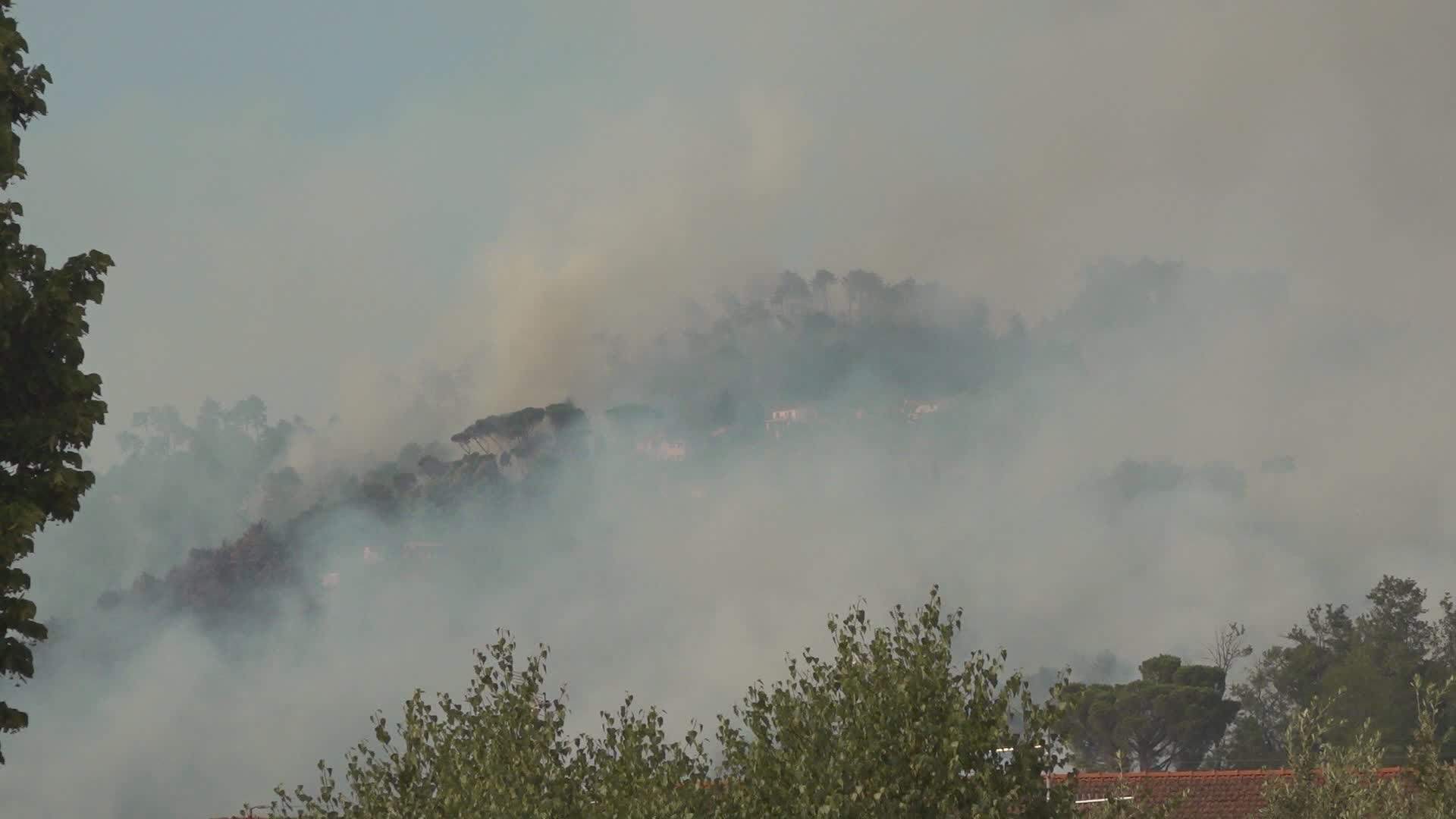 Toscana, incendi: la situazione