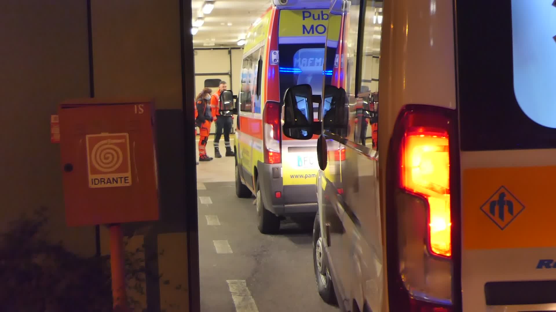 Ambulanze in coda al pronto soccorso