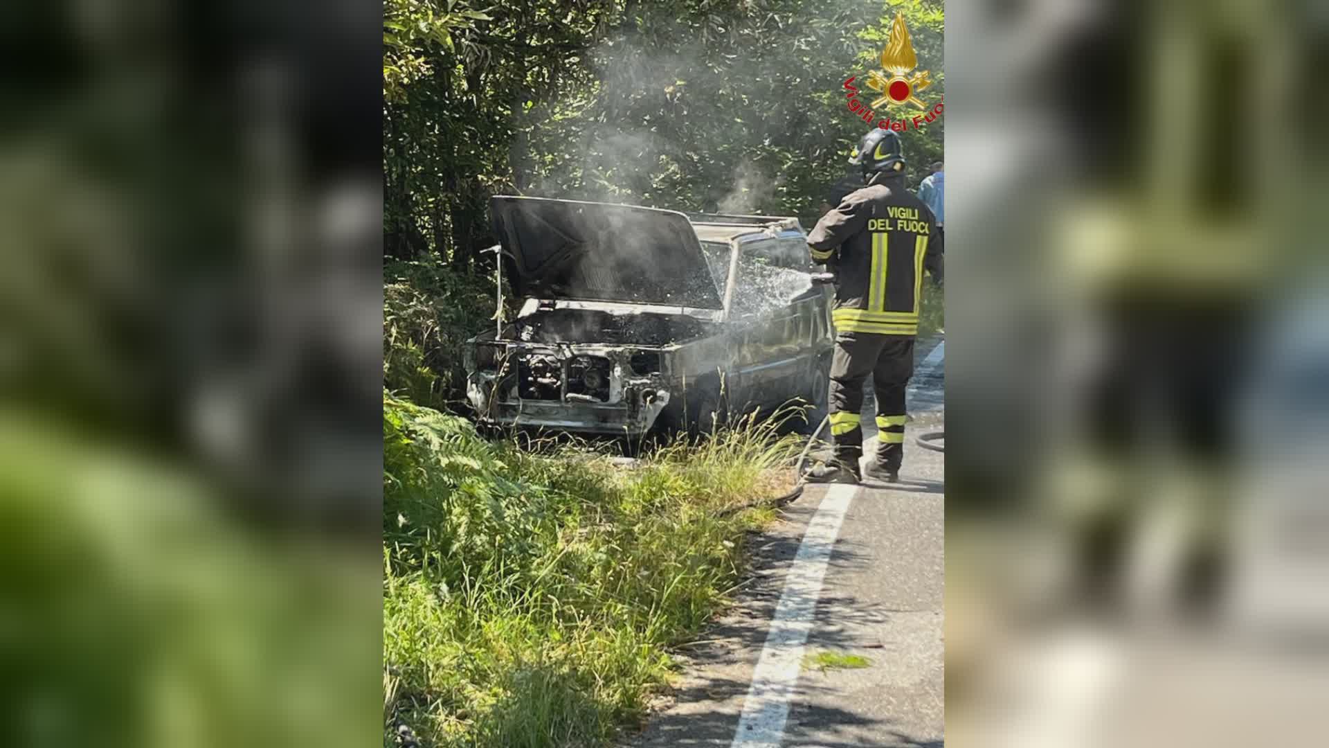 Valdibure (Pt) - a fuoco una vettura