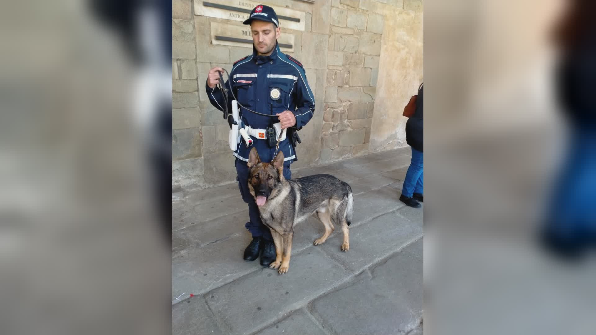 Pistoia - Controllo antidroga in piazza della Resistenza