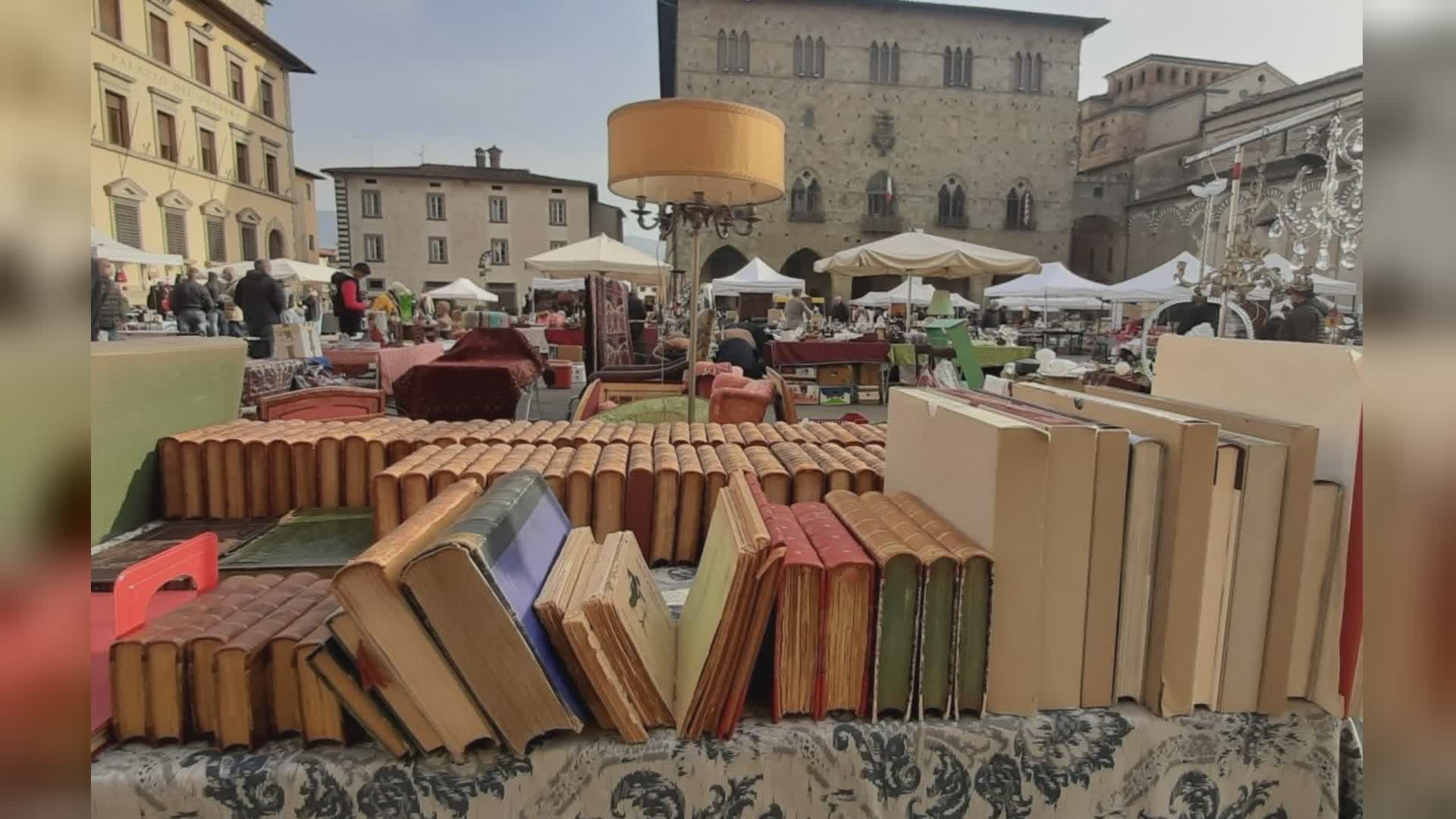 Pistoia - Torna il mercato dell'antiquariato in centro