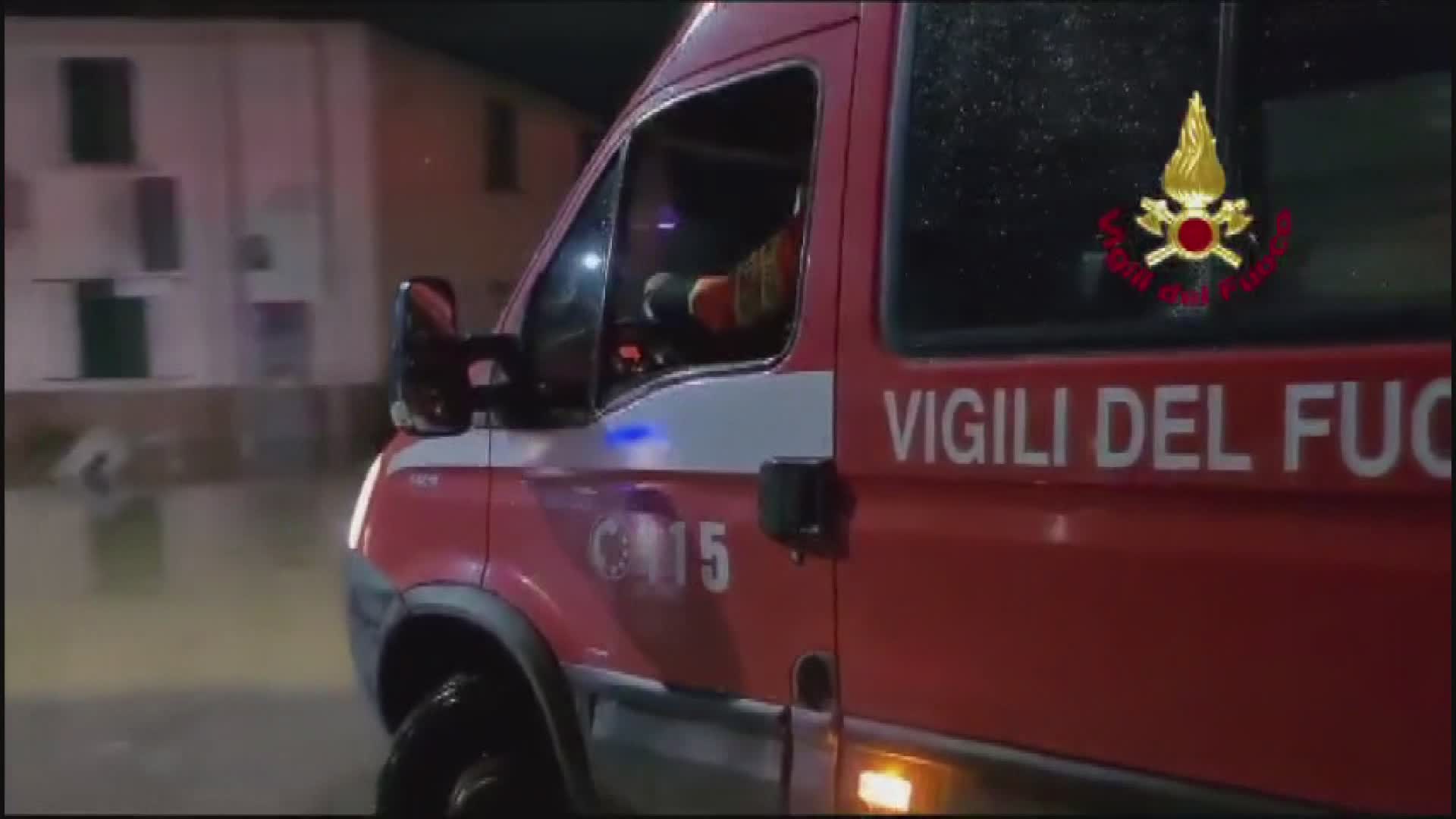 Toscana: alluvione, impegno Vigili del Fuoco senza sosta