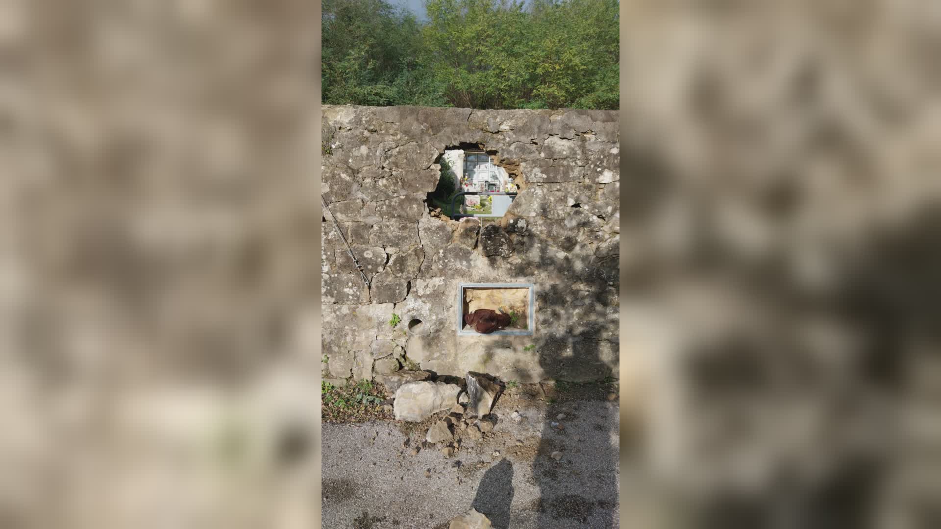 Montagna P.se- Crollata una porzione del muro del cimitero