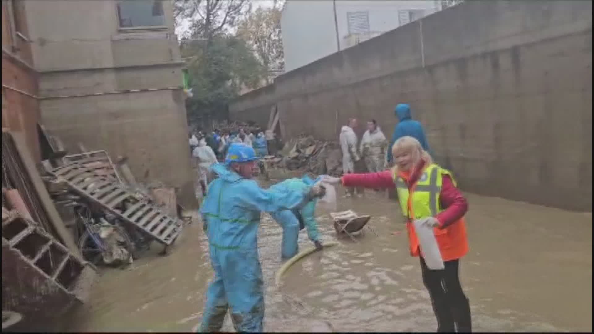 Alluvione: donati 1000 bomboloni e succhi di frutta