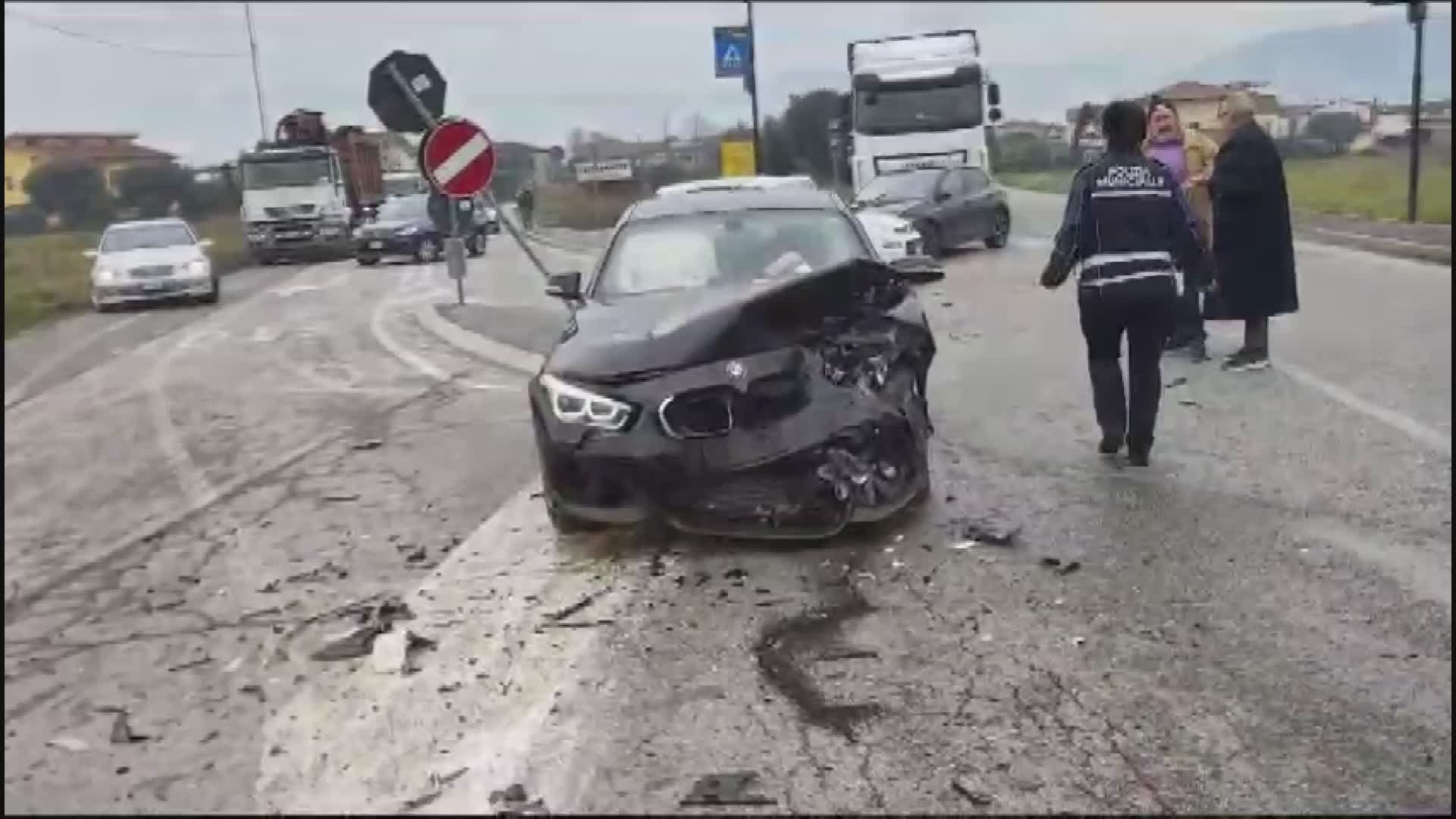 Chiesina Uzzanese: incidente via Romana, traffico in tilt