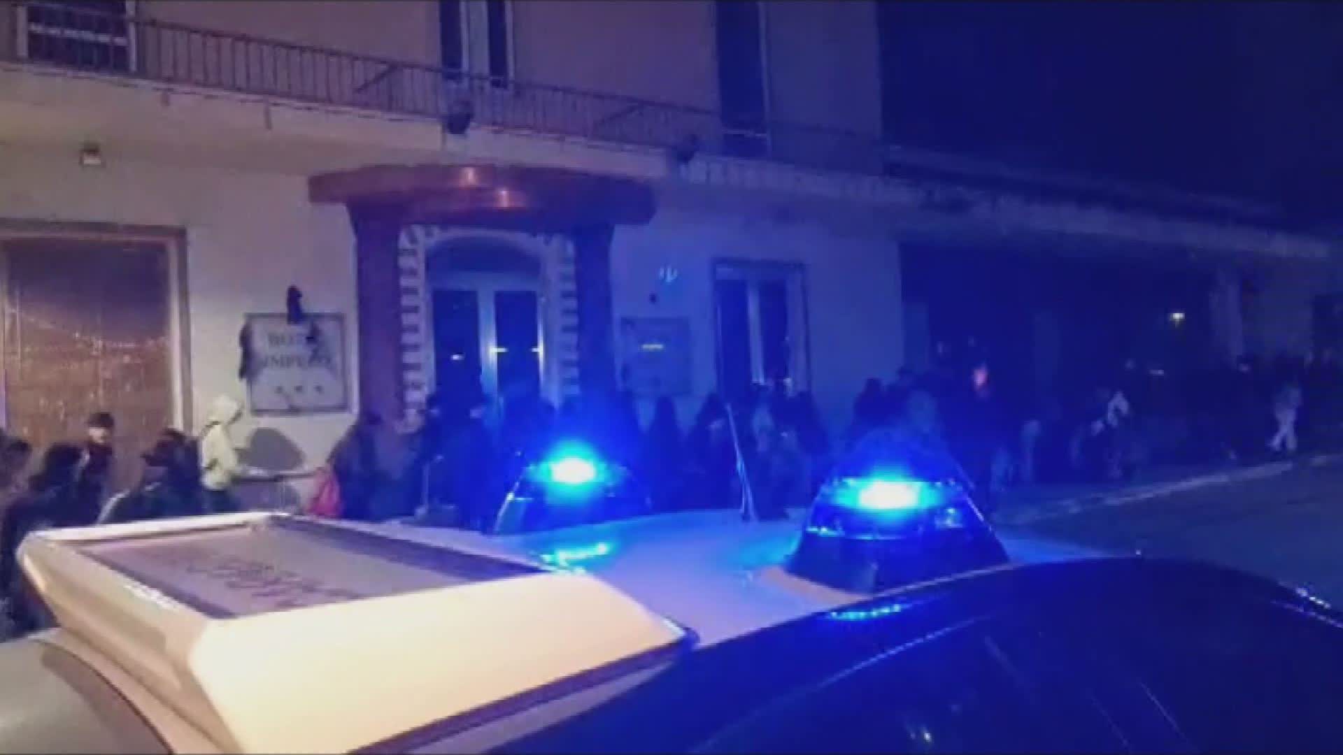 Cadavere in un ex hotel, domani l'autopsia