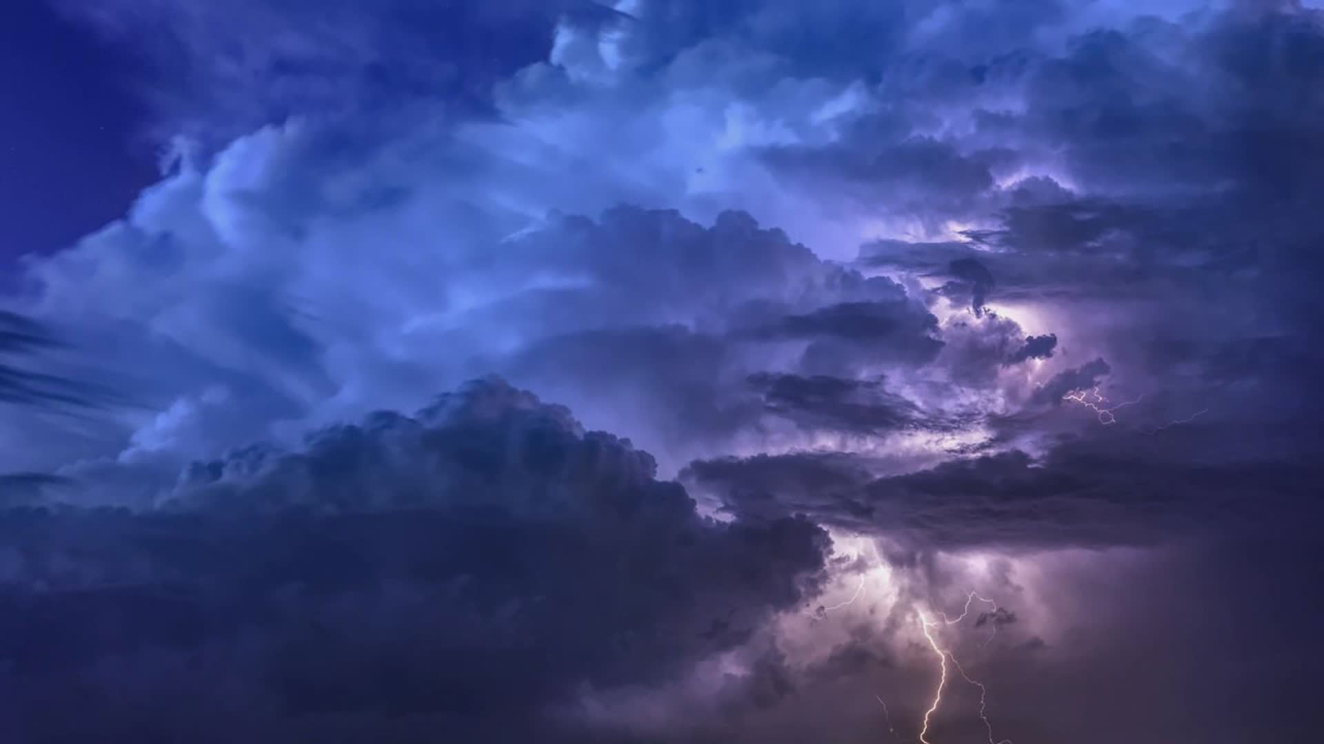 Meteo: maltempo, temporali forti, giovedì codice "giallo"