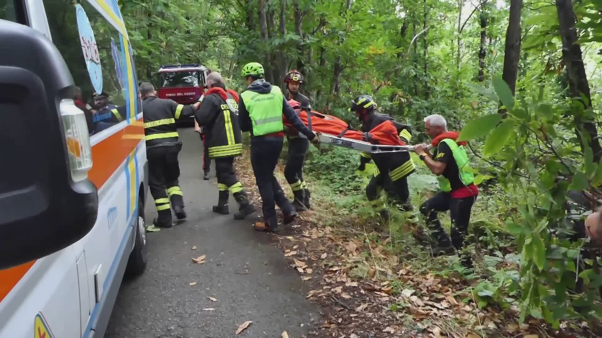 Auto in una scarpata. Due feriti