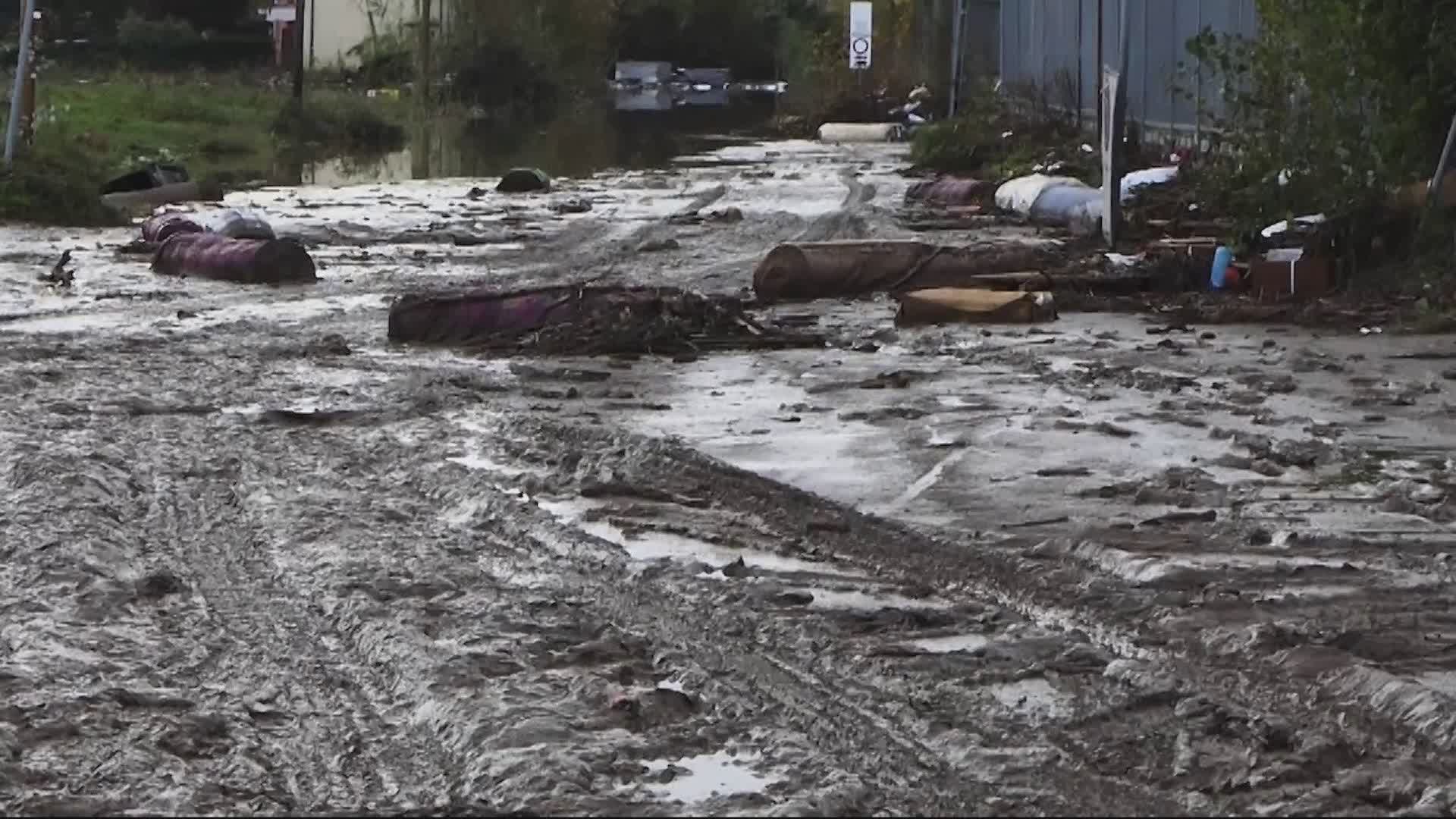 ... in strada per ricordare l'alluvione di un anno fa