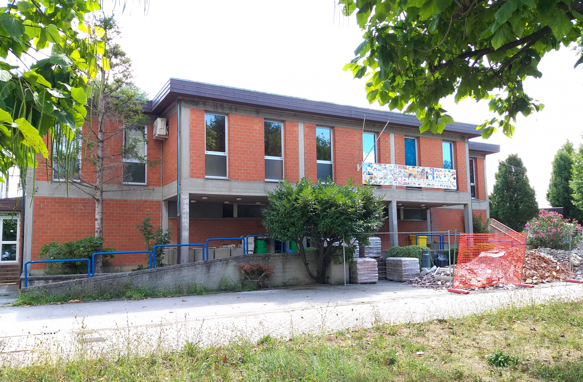 Lavori in corso alla scuola media di Vignole