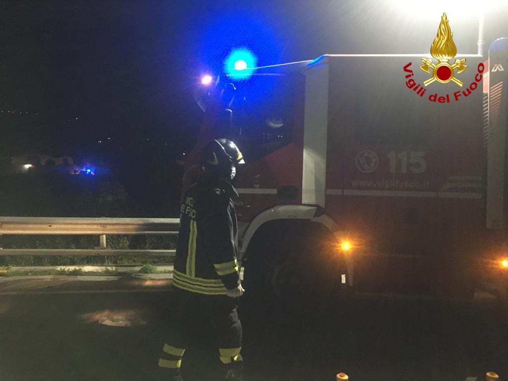 Incidente stradale sulla variante di Spazzavento, due persone decedute