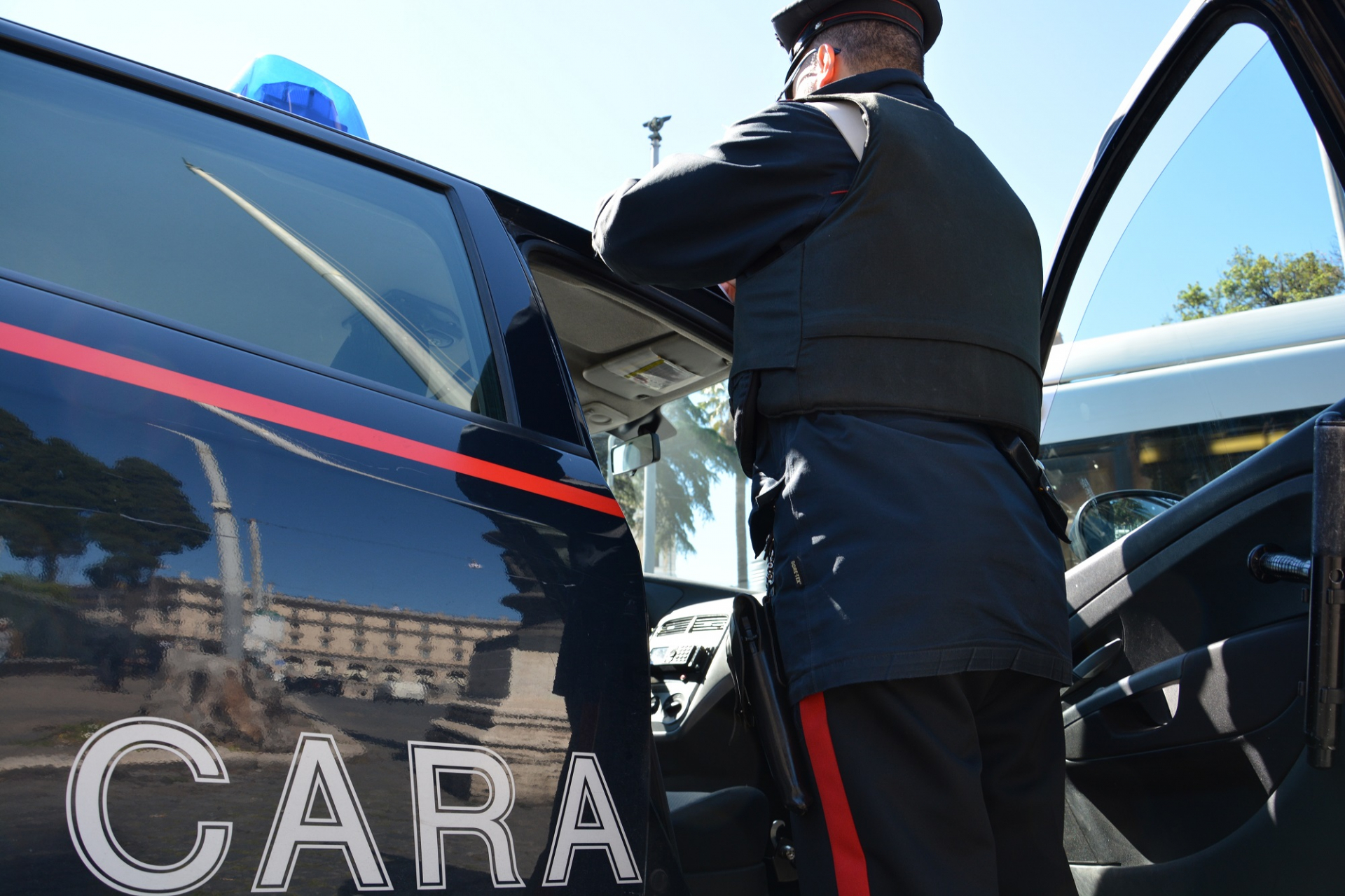 Riparava auto senza autorizzazioni, denunciato un 45enne a Pieve a Nievole