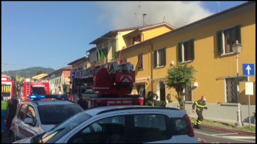 ​Cronaca, Casalguidi (Serravalle): incendio in piazza V. Veneto.