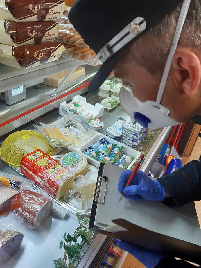 Carabinieri: controllo igiene alimentare, 1 denuncia