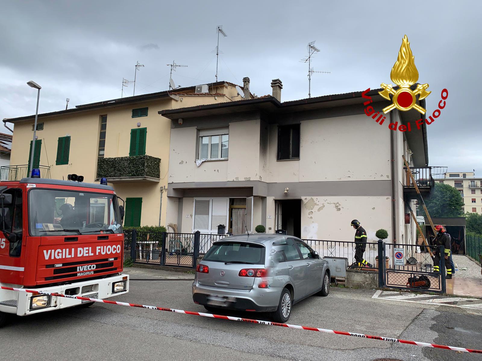 ​Cronaca: i Vigili del Fuoco salvano 5 persone intrappolate nella propria abitazione.