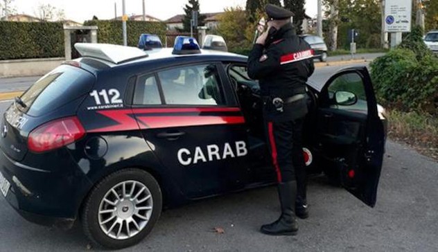 Carabinieri: due denunce in due situazioni diverse