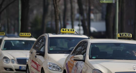 Pistoia, novità per le tariffe di taxi e mezzi con conducente