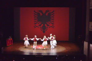 Festa della comunità albanese nel "giorno della bandiera"